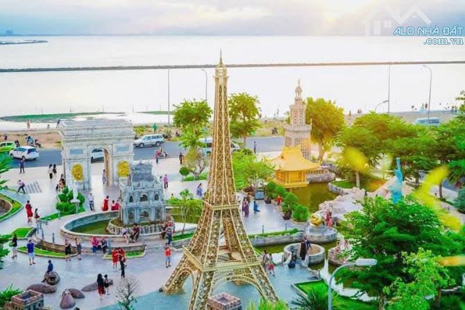 Đất 2 lô liền kề đường Trần Sâm, Sơn Trà, Đà Nẵng. Vị trí có view rất đẹp. Giá đầu tư - 1