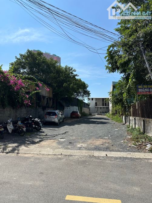 Khách ngộp lô đất sát bãi tắm Hòn Chồng mặt tiền Cao Văn Bé Tp Nha Trang