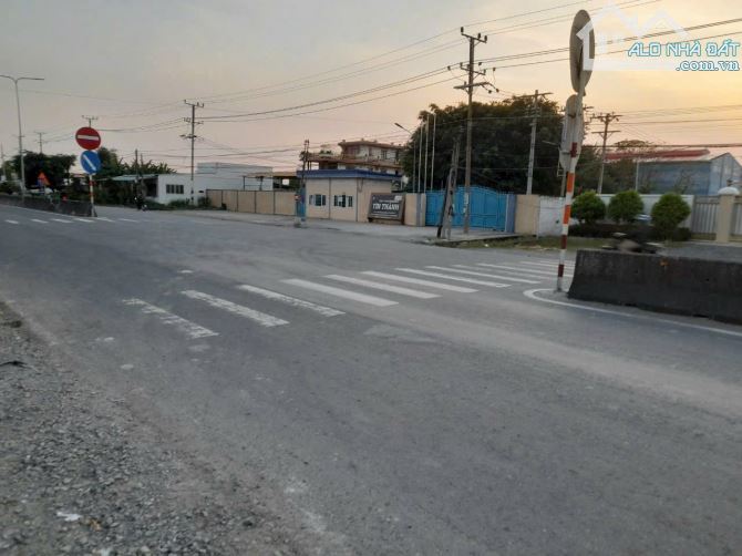 2670m2 đất mặt tiền tỉnh lộ 824 giá 23 tỷ