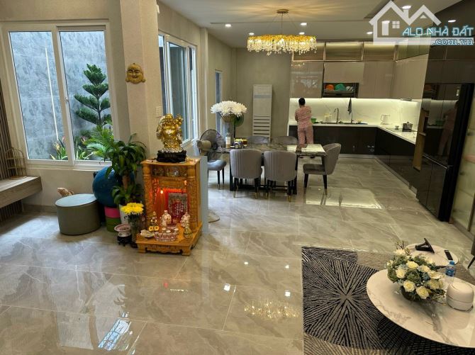 Bán nhà MTKD Lý Thường Kiệt ngay Chợ Tân Bình , P7, Q. Tân Bình, 203m2, 2 lầu, 28,5 tỷ TL