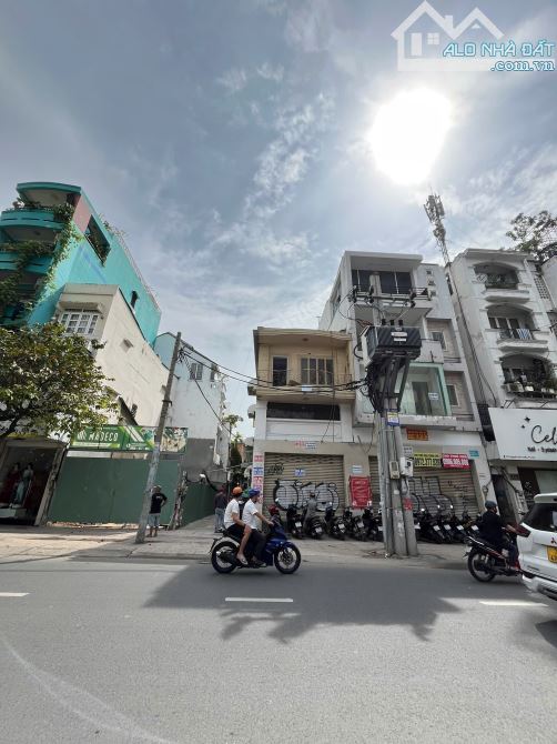 - Góc 2 Mặt Tiền Nguyễn Đình Chiểu, Phường 5, Quận 3. CN 55m2.3 tầng,Giá 2x tỷ