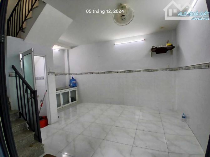 Nhỉnh 3 tỷ - hẻm Ô tô 4M, sát MT Cao Thắng, Quận 3, 22M2, 4 Tầng, 3PN-4WC, Ko LG