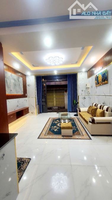 gần parc mall ,quận 8 ,2 tầng, 4,3m x8m ,hẻm ba gác ,nhỉnh 3,x tỷ