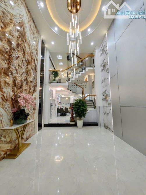 SIÊU PHẨM KHU VIP - XE HƠI NGỦ TRONG NHÀ - FULL NỘI THẤT