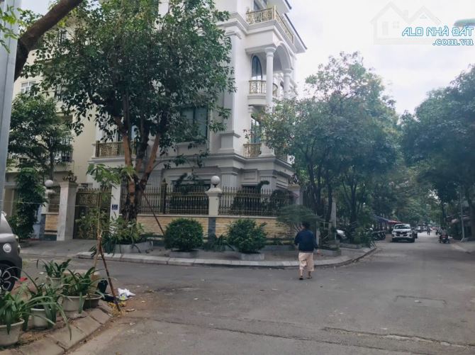 BÁN BIỆT THỰ NHÀ VƯỜN TAM TRINH 106M LÔ GÓC MẶT ĐƯỜNG VỈA HÈ-KD CHỈ 33 TỶ