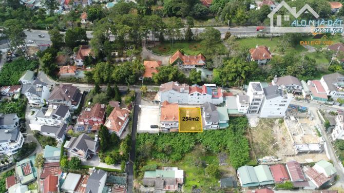 BÁN ĐẤT XÂY DỰNG VILLA VIEW RỪNG THÔNG CỰC CHILL LÊ VĂN TÁM P.3 ĐÀ LẠT - 13 TỶ