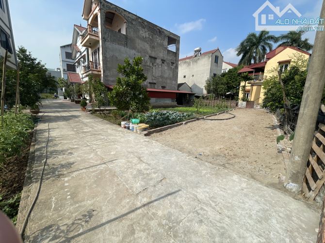 Bán đất Tằng My - Nam Hồng - Đông Anh 70m2 chỉ có 3,25 tỷ lô góc. ( full thổ cư )