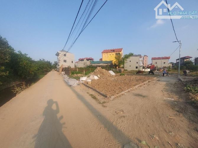 Bán đất tổ 9 TT Quang Minh- Mê Linh - Hà Nội 46m2 giá 2,25 tỷ. oto nhỏ.