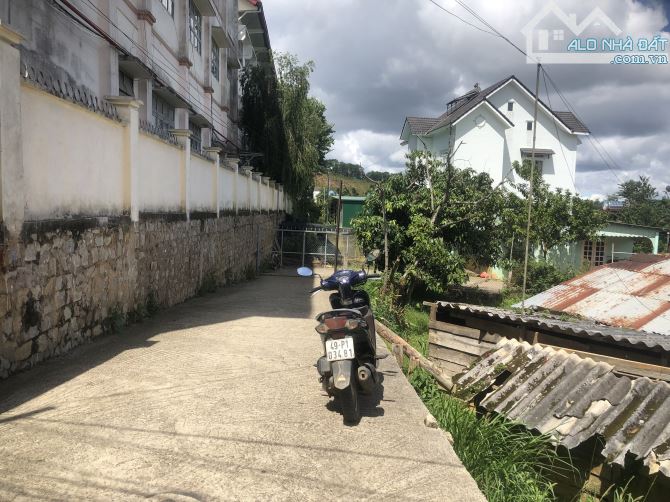BÁN KHU ĐẤT LỚN XÂY DỰNG VILLA NGHỈ DƯỠNG HUYỆN LẠC DƯƠNG - 11 TỶ