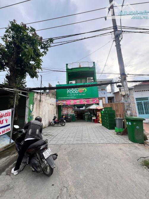Bán nhà 1T2L MT đường Lã Xuân Oai, đang cho thuê 60tr/th, Tăng Nhơn Phú A. 160m2/20 tỷ.