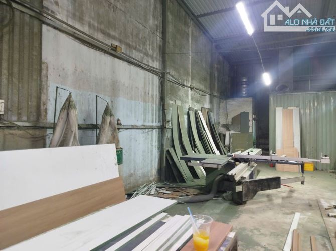BÁN XƯỞNG MẶT TIỀN Ở XTT -HÓC MÔN.