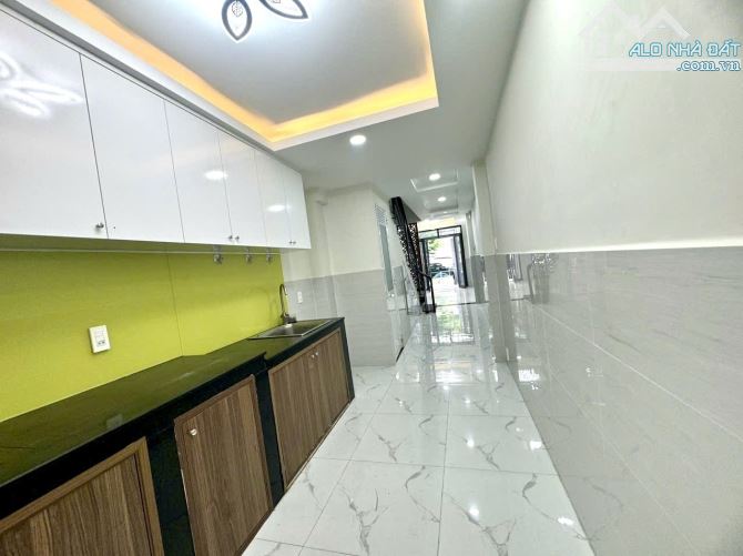 Quận 7 - Đường đôi khu tân kiểng - khu vực phố đêm - 40m2 xây 4 tầng