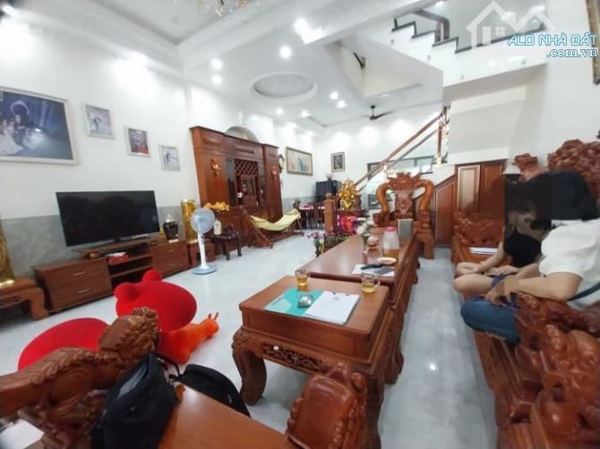 NHÀ MẶT TIỀN Ô TÔ NGỦ TRONG NHÀ, ĐƯỜNG LỚN CHUẨN ĐÔ THỊ (7,8 TỶ) TX2 - 1