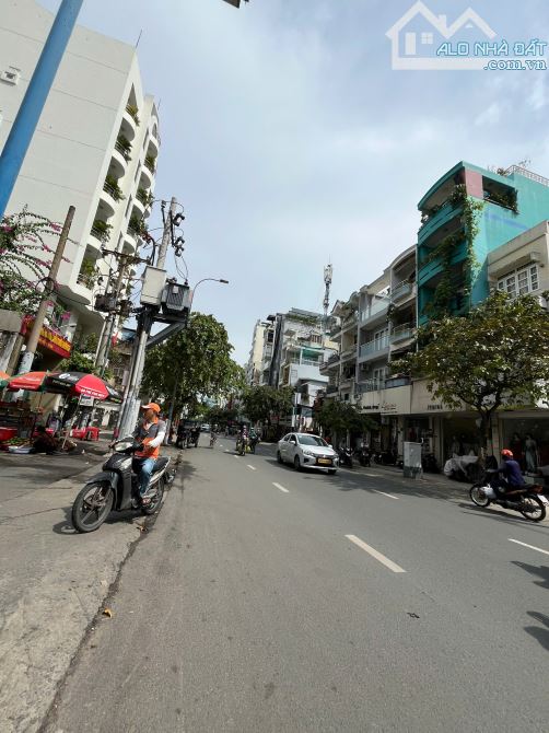 - Góc 2 Mặt Tiền Nguyễn Đình Chiểu, Phường 5, Quận 3. CN 55m2.3 tầng,Giá 2x tỷ - 1
