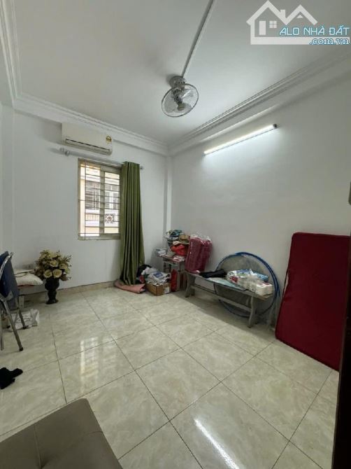 Bán gấp nhà phố trương định _hoang mai 24 m / 3 tầng / giá 3,35 tỷ - 1