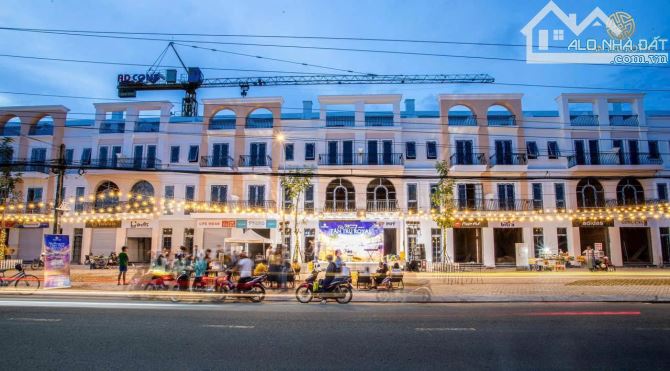 NHÀ Shophouse MT NGUYỄN TRUNG TRỰC Thị Trấn Tân Trụ Giá chỉ từ 2ty6 sổ hồng riêng - 1