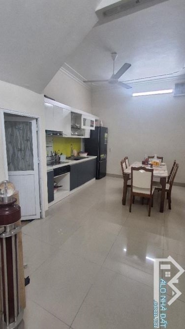 Bán nhà phân lô gần phố Hoàng Quốc Việt, ô tô 16 chỗ qua nhà,DT 53m2*5T, 8.7 Tỷ - 1