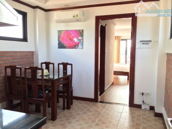 Cho thuê chung cư Linh Lang, Ba Đình dt 70m2 1N + 1K mới đẹp full đồ - 1