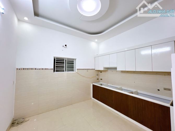 Ptuan. BÁN NHÀ 3 TẦNG - MẶT NGÕ THIÊN LÔI, GẦN AEON MALL  - 42M2- NÔNG RỘNG - 2