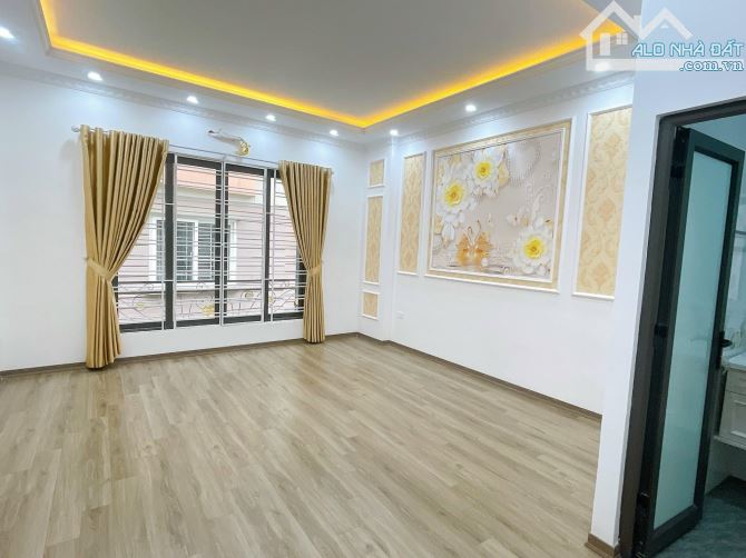 BÁN NHÀ ĐÀO TẤN - BA ĐÌNH 40M2*4.5M*6T  NHÀ MỚI THANG MÁY, GIÁ 8 TỶ, GẦN MẶT PHỐ GẦN OTO - 2