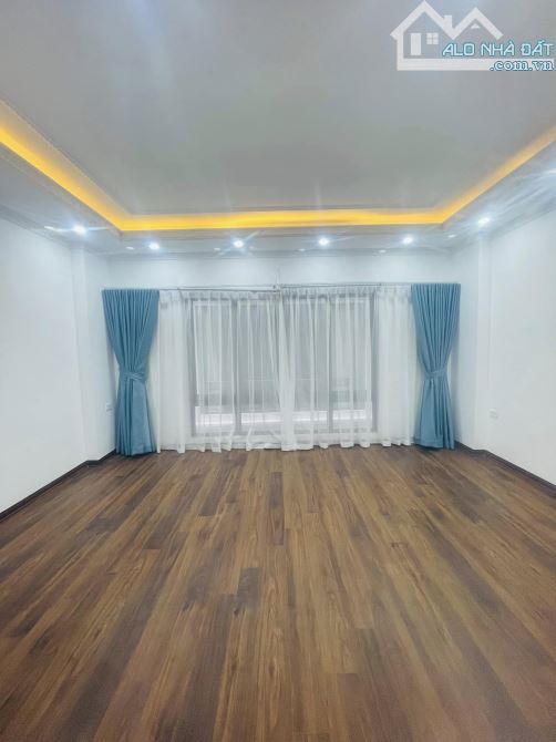 Bán nhà đường Kim Giang, gần phố, ô tô tránh có vỉa hè, kinh doanh đỉnh, 55m2, 6T, mt 4.5m - 2