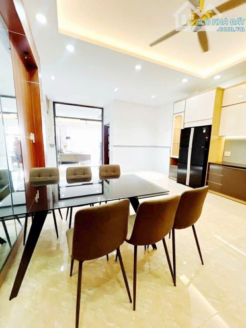 Bán nhà HXH Huỳnh Tấn Phát - chỉ 50m ra Huỳnh Tấn Phát - Quận 7 - 98m2 - nhỉnh 9.x tỷ TL. - 2