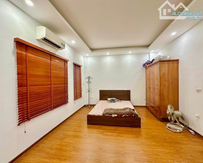 Bán Nhà Hoàng Quốc Việt, Cầu Giấy, Oto tránh, 80m2, 4T, nhỉnh 19 tỷ - 2