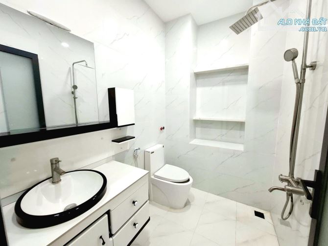 Bán nhà hẻm xe hơi Ngô Quyền, Quận 10 47m2 3 tầng chỉ 5.6 tỷ. - 2