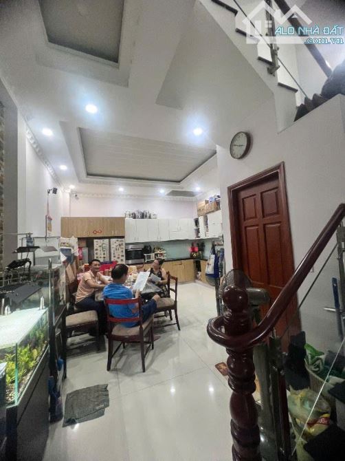 Bán nhà mặt tiền P15 Tân Bình gần Nguyễn Phúc Chu 5 x14m, 4 tầng nhỉnh 10 tỷ - 3