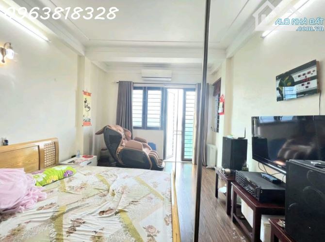NHÀ ĐẸP BÊN MỸ Ở NGAY - 2 THOÁNG - NGÕ NÔNG GẦN Ô TÔ - SỔ HOA HẬU - TIỆN ÍCH ĐỈNH - 40m2 - 3