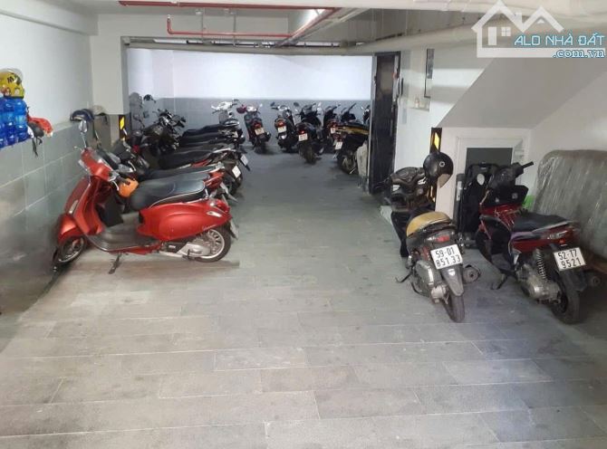 NGỘP gấp bán TÒA NHÀ 8 lầu HXT Phan Huy Ích ngang 12m 264m2 TN 150tr sát Emart 24 tỷ. - 3