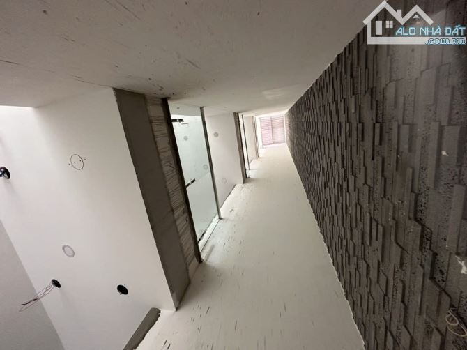 Căn hộ dịch vụ 8 tầng mới tinh 150m2, đường số 17 Lâm Văn Bền Tân Thuận tây Quận 7 36.9 tỷ - 4