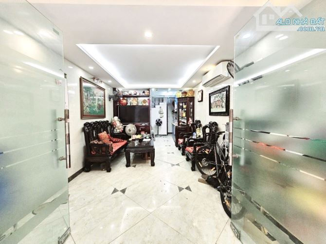 Bán nhà đường Tôn Đức Thắng Phân lô ô tô vào nhà 40m2 6 Tầng Nhà đẹp Dân xây 11,8 Tỷ - 4