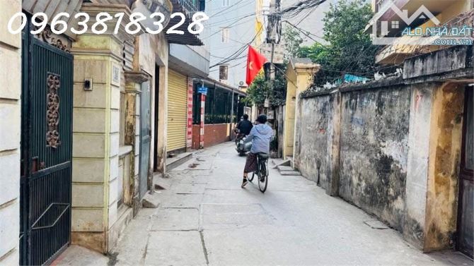 NHÀ ĐẸP BÊN MỸ Ở NGAY - 2 THOÁNG - NGÕ NÔNG GẦN Ô TÔ - SỔ HOA HẬU - TIỆN ÍCH ĐỈNH - 40m2 - 4