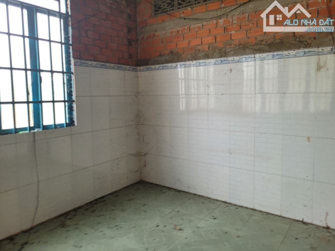 599tr. Đất full thổ cư 9x22m. Có sẵn nhà cấp 4 - 5