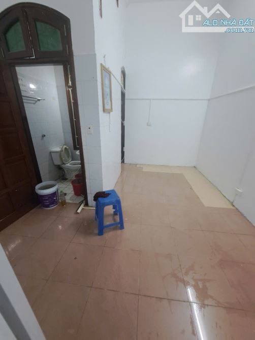 Cho thuê nhà ngõ 1 phố Trần Quốc Hoàn, Dt 50m2 x 4 tầng, ngõ rộng để ô tô - 6