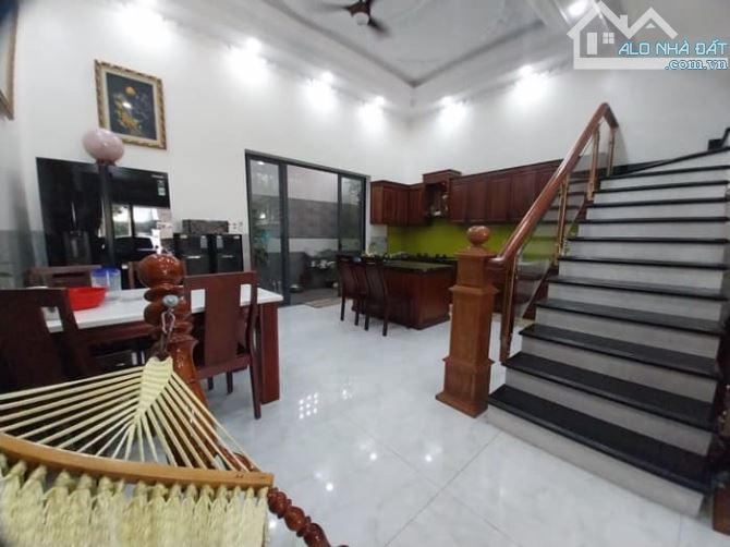 NHÀ MẶT TIỀN Ô TÔ NGỦ TRONG NHÀ, ĐƯỜNG LỚN CHUẨN ĐÔ THỊ (7,8 TỶ) TX2 - 6