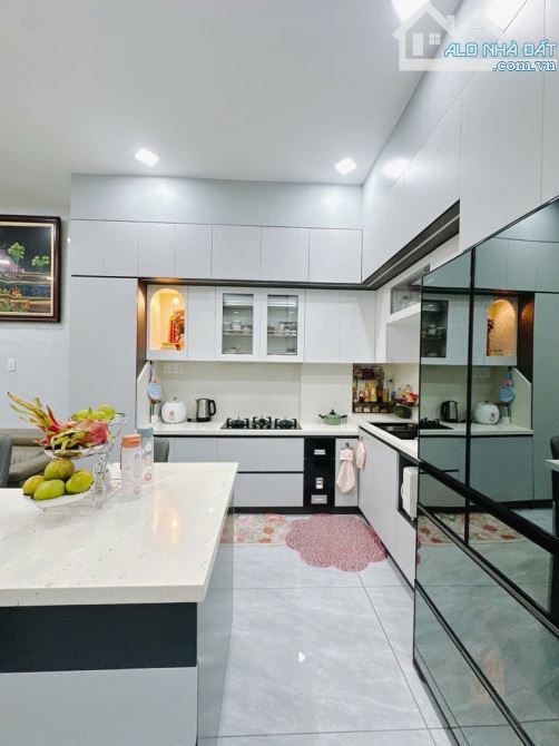 Bán nhà mặt tiền quận 5, đường Nguyễn Biểu, 72m2, 4 tầng, 4x23m, 18.9 tỷ thương lượng - 6