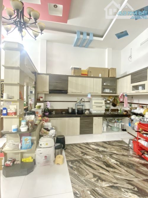 Bán nhà 3 lầu gần hẻm xe hơi 219 đường Dương Bá Trạc P.1 Quận 8 - 8