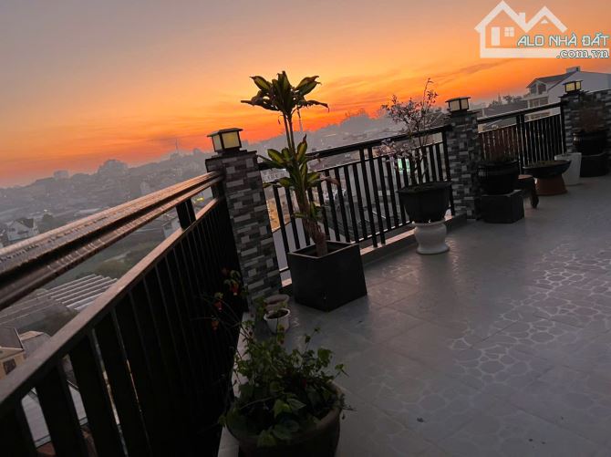 Nhà Hẻm 5m Đường Thông Thiên Học. P2. 98m2. 5 Tầng. 6PN. View Thoáng. Giá 10,3 Tỷ TL - 9