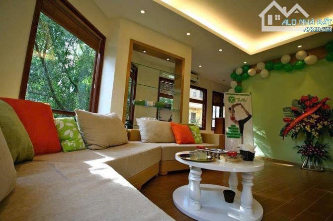 MẶT PHỐ TRUNG KÍNH CẦU GIẤY 2 THOÁNG ĐOẠN VIEW ĐẸP KINH DOANH MAX ĐẸP 140m2 MT 9.2m, 64 TỶ