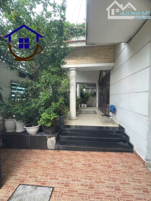 Bán biệt thự P5 Quận 8- 240m2- 10m x 24m - 5PN 6WC - 34 Tỷ - GẦN NGAY TT HÀNH CHÍNH QUẬN - 1