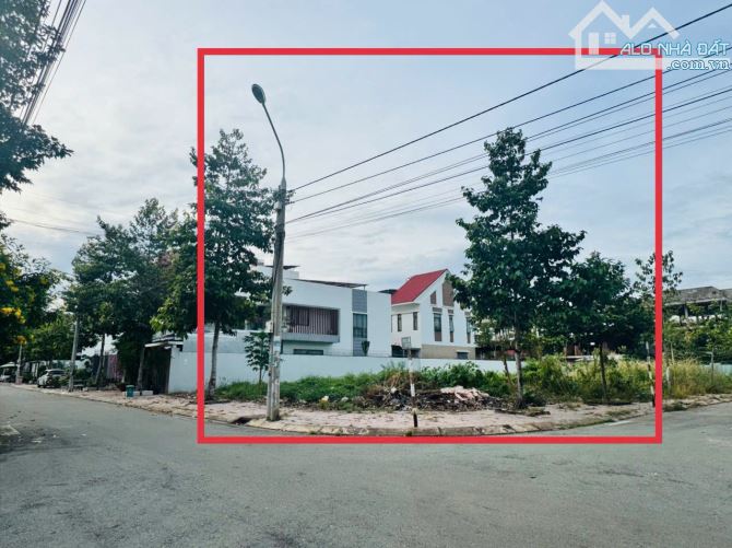 Bán cặp góc- đất biệt thự Bửu Long- khu Song Ngữ Lạc Hồng. 20x23m. Giá 17 tỷ 999.