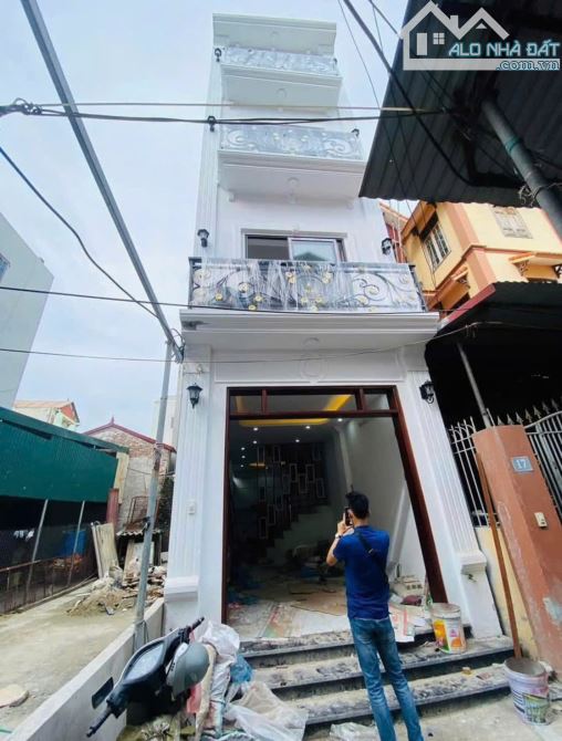 CHỈ 2.1 TỶ CÓ NGAY NHÀ 4 TẦNG 36M2, Ô TÔ ĐỖ CỬA, SÁT VÁCH ĐẠI HỌC TD-TT