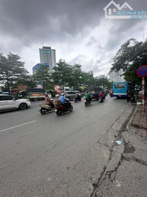 50 tỷ - Mặt phố Trường Chinh, Lô góc 190m, 8 tầng thang máy, 8m mặt tiền.