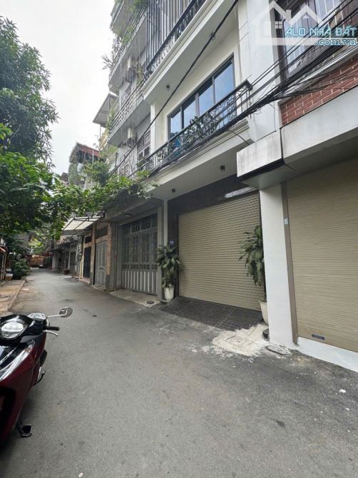 PHÂN LÔ CẦU GIẤY - NHÀ ĐẸP Ô TÔ TRÁNH - HAI THOÁNG - KINH DOANH - DT 65M2 - GIÁ TỐT