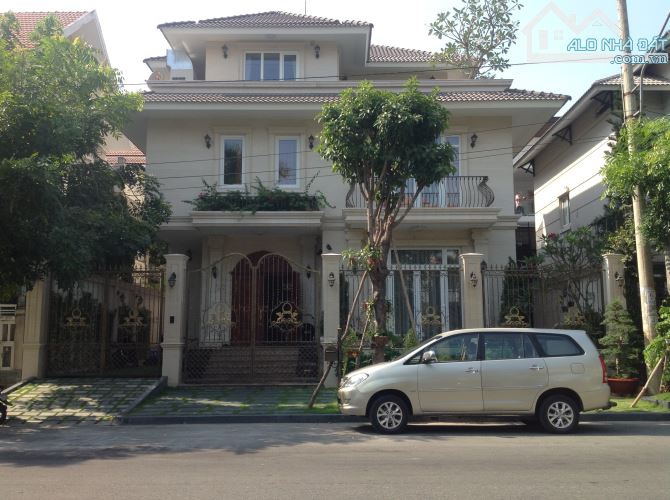 Biệt thự tuyệt đẹp khu compound  Cộng Hoà, Tân Bình. DT: 12 x 20m, 4 lầu đẹp, giá 43 tỷ TL