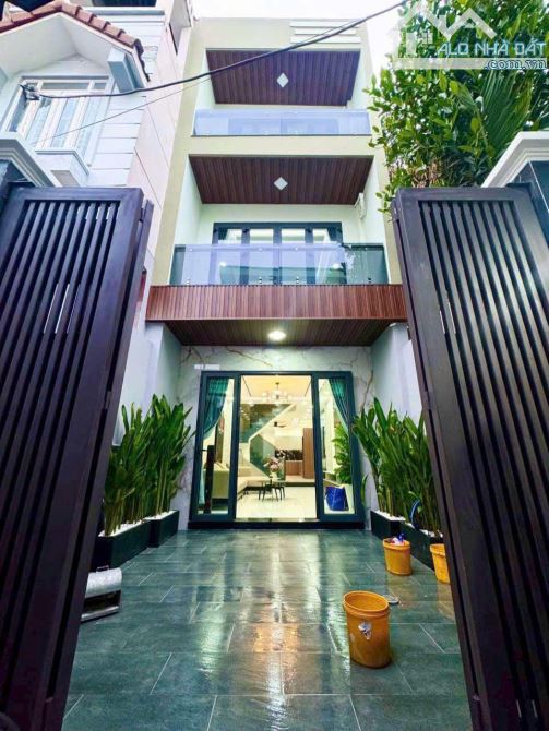 Bán nhà đẹp giáp Phú Mỹ Hưng quận 7 - Dt 83m 3 tầng full nội thất giá 7.9 tỷ