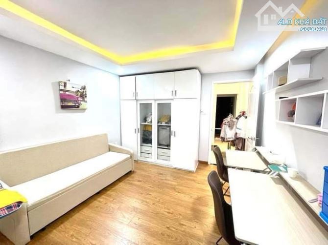 NHÀ ĐẸP Ở NGAY P16 (60M2) KHU CÁN BỘ, HẺM XE HƠI 8M THÔNG, CÁCH MT VÀI MÉT, NHINH 6 TY