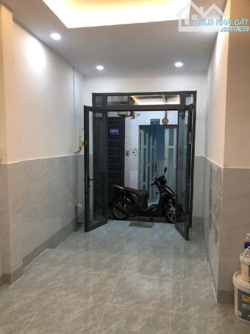 TRƯỜNG SA- TÂN BÌNH - 45M² - NHÀ 3 TẦNG - BTCT - HẺM THÔNG THOÁNG - NHỈNH 5 TỶ.